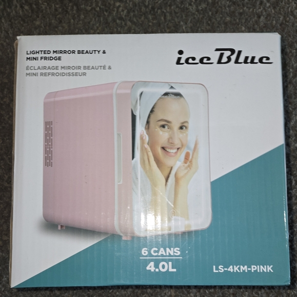 NIB! ICE BLUE MINI FRIDGE. - Picture 2 of 5